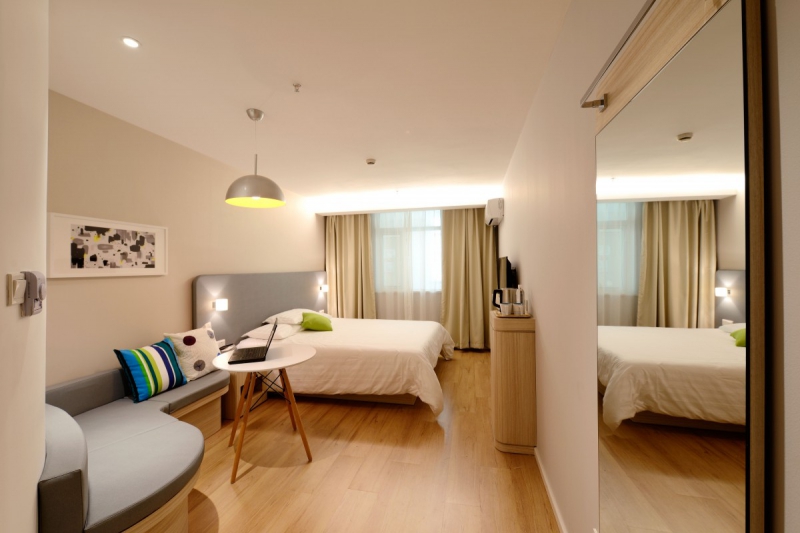 hotel-CONSEGUDES-min_hotel_guest_room_new-634601